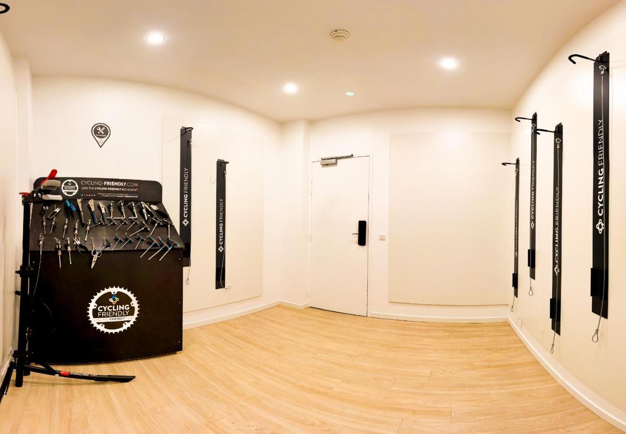 Belfry & Spa By Ligne St Barth Lourdes Zewnętrze zdjęcie The bike room at the headquarters of the National Road Race Championship